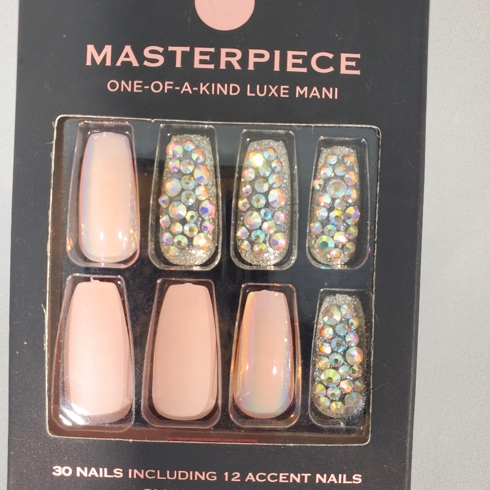 Kiss Press-on Nails
